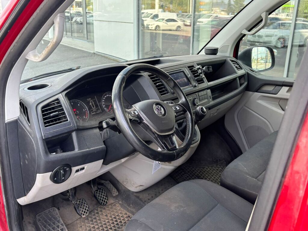 Volkswagen Transporter 2015 Punainen