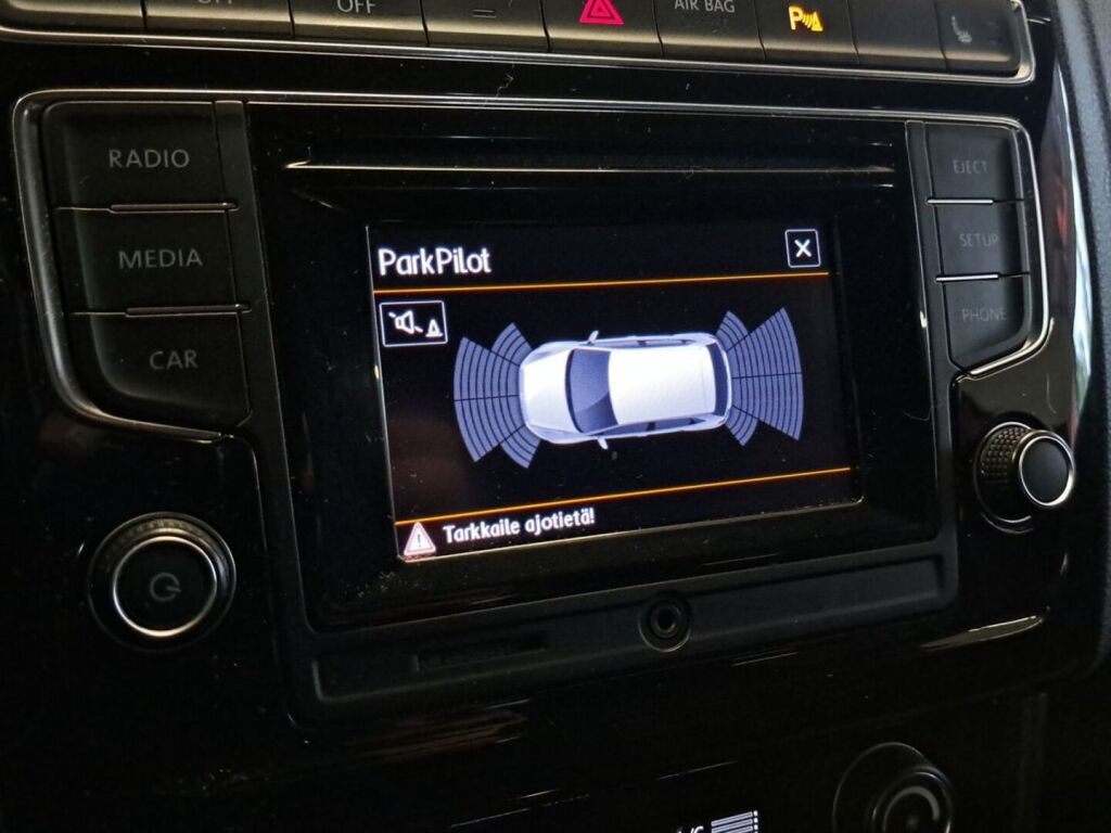 Volkswagen Polo 2015 Punainen