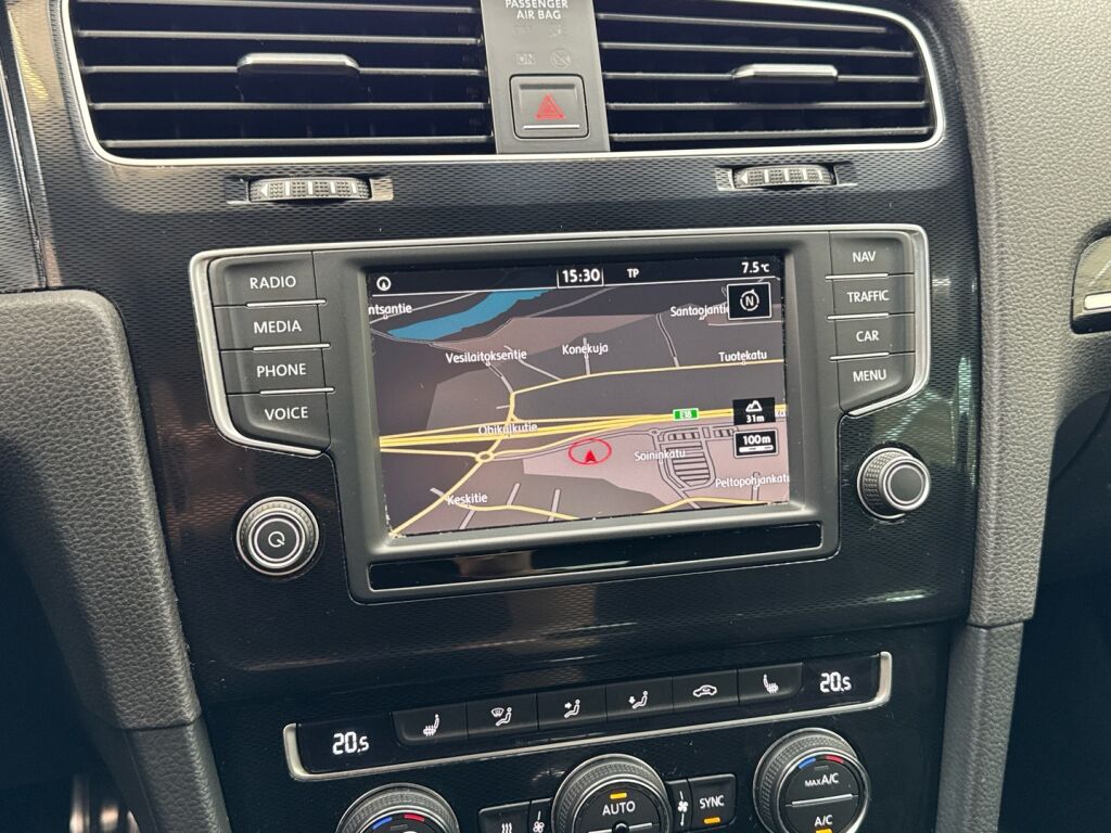 Volkswagen Golf 2016 Punainen