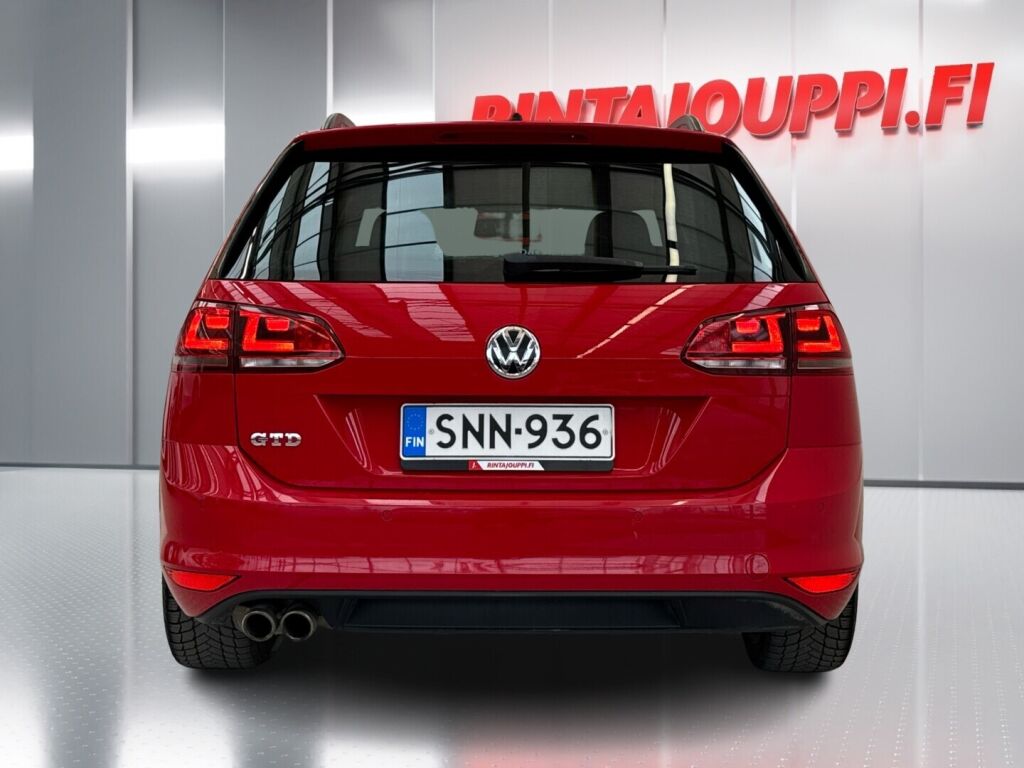 Volkswagen Golf 2016 Punainen