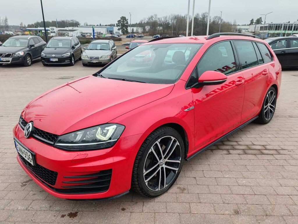 Volkswagen Golf 2016 Punainen