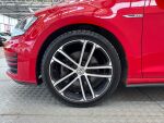 Volkswagen Golf 2016 Punainen