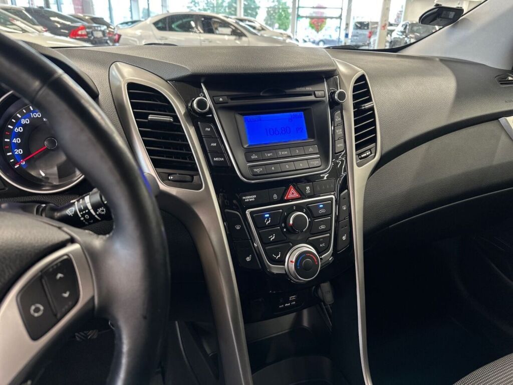 Hyundai i30 Wagon 2016 Ruskea (beige)