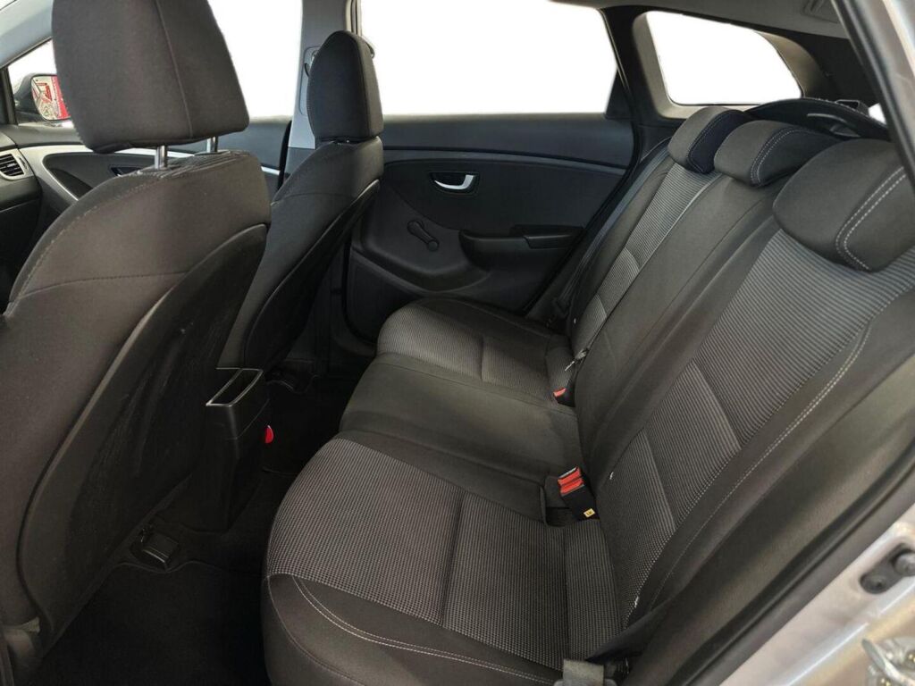 Hyundai i30 Wagon 2016 Ruskea (beige)