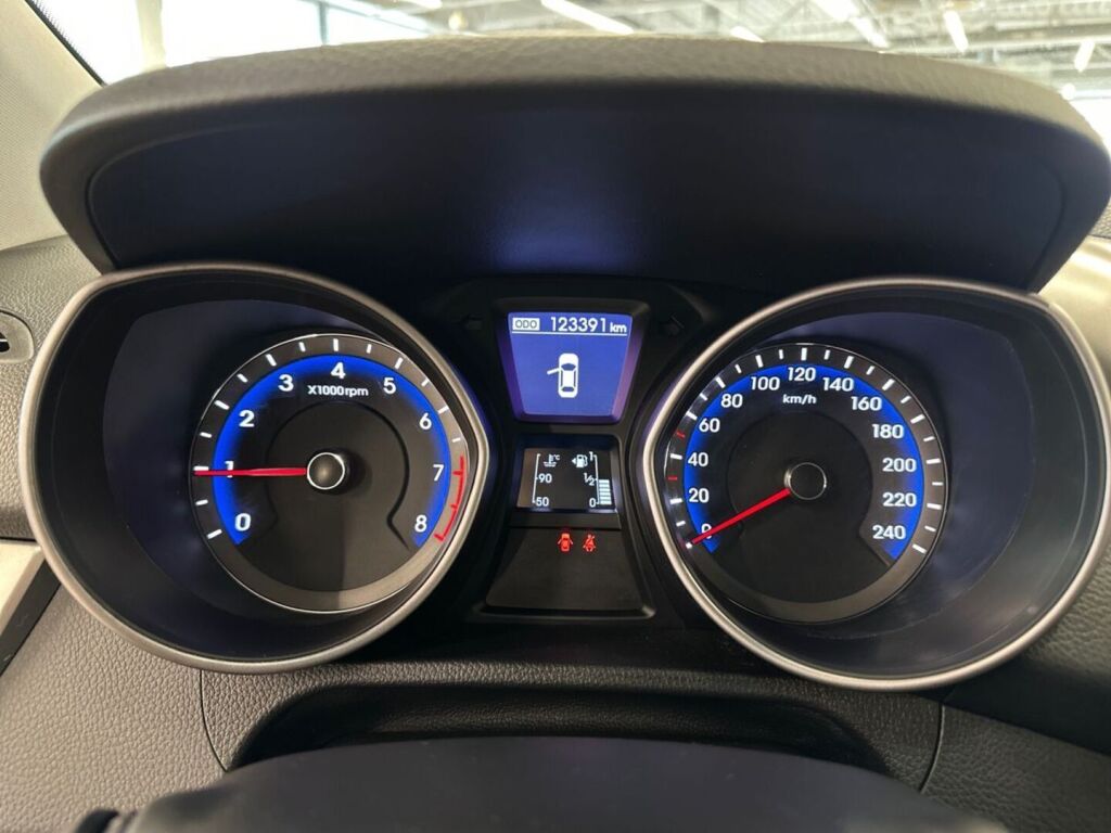 Hyundai i30 Wagon 2016 Ruskea (beige)