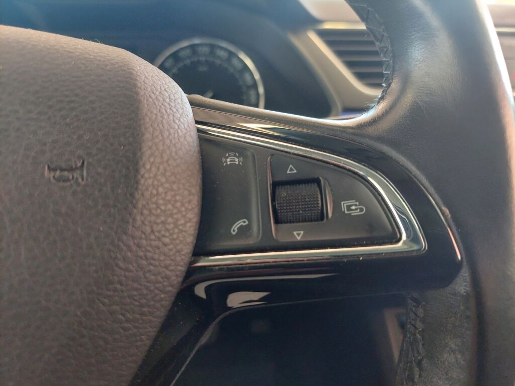 Skoda Superb 2016 Ruskea (beige)