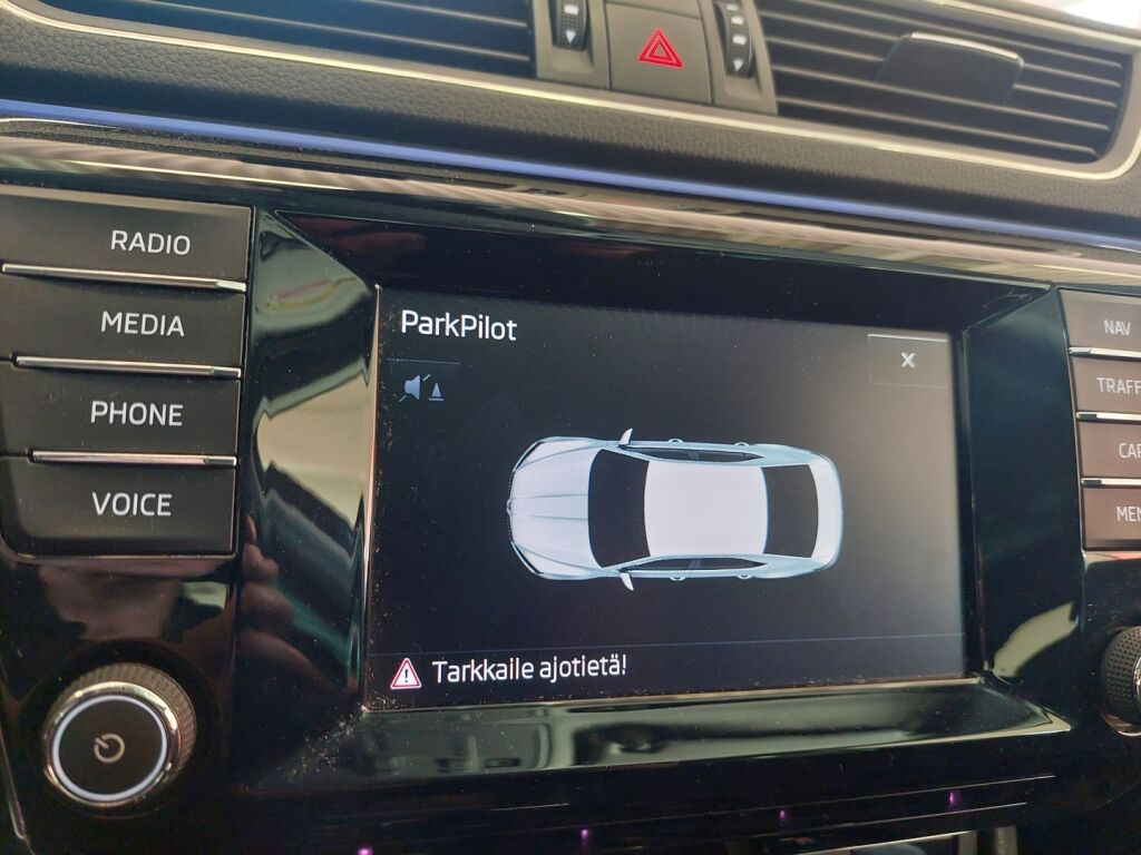 Skoda Superb 2016 Ruskea (beige)