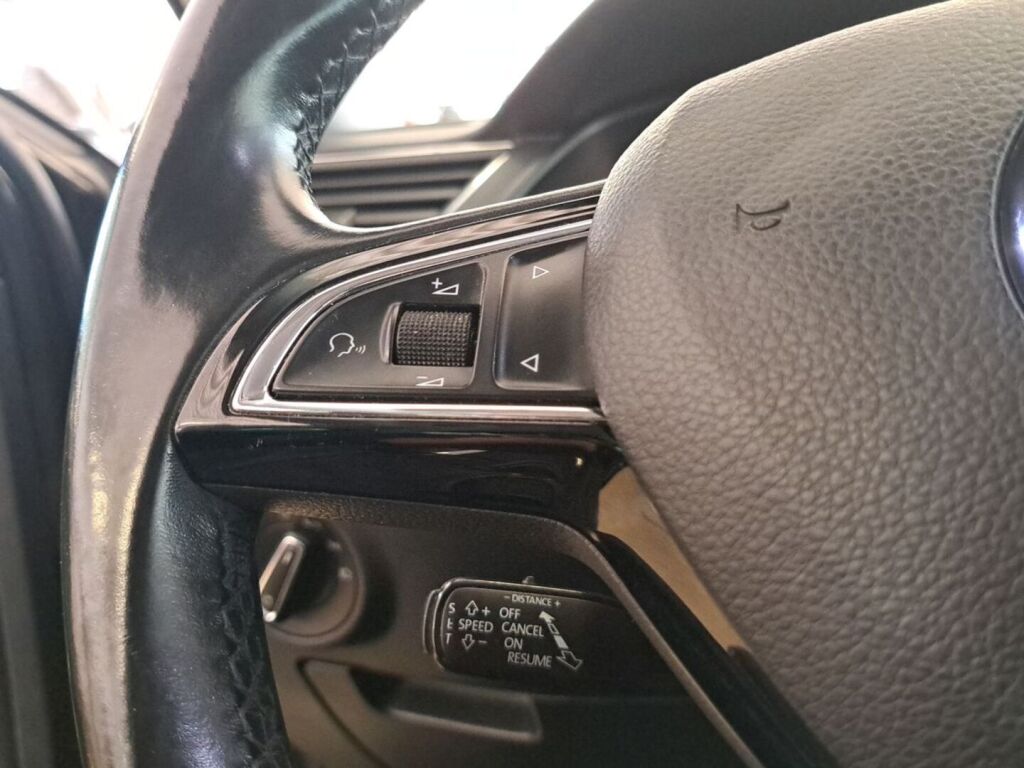 Skoda Superb 2016 Ruskea (beige)