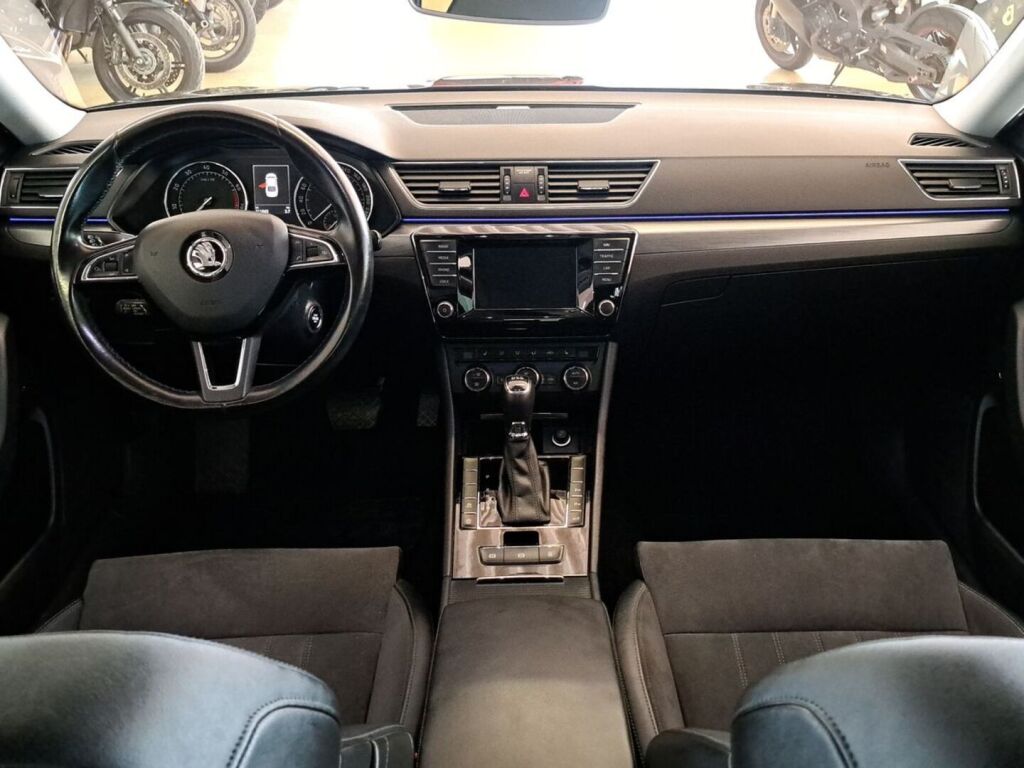 Skoda Superb 2016 Ruskea (beige)