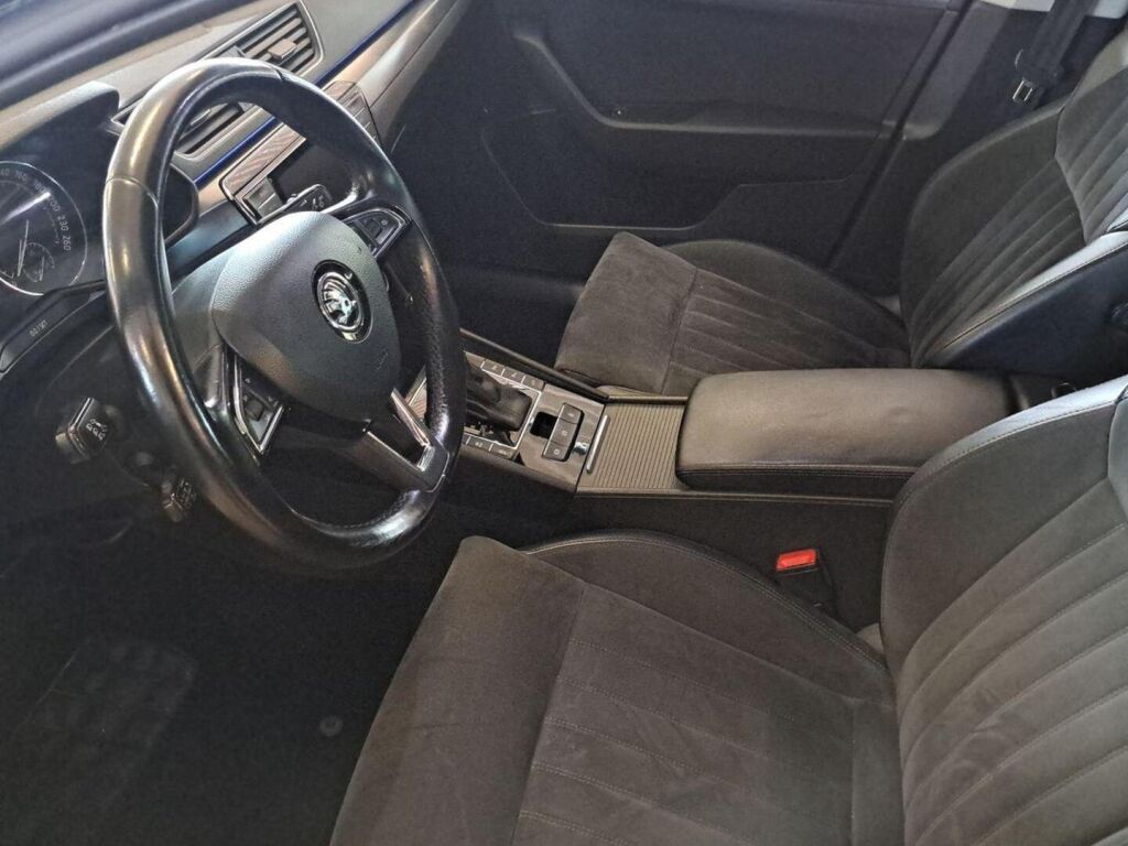 Skoda Superb 2016 Ruskea (beige)