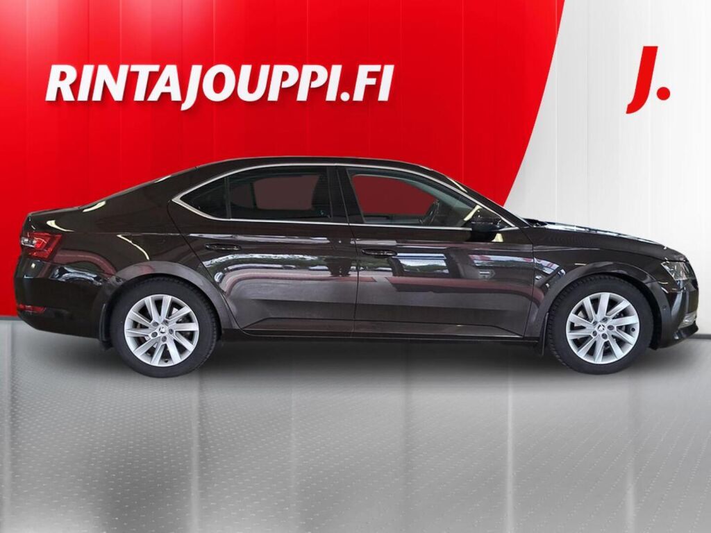 Skoda Superb 2016 Ruskea (beige)