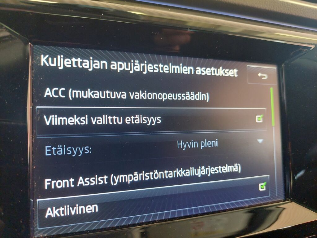 Skoda Superb 2016 Ruskea (beige)
