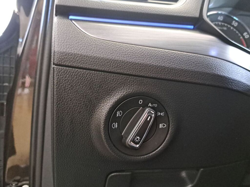 Skoda Superb 2016 Ruskea (beige)