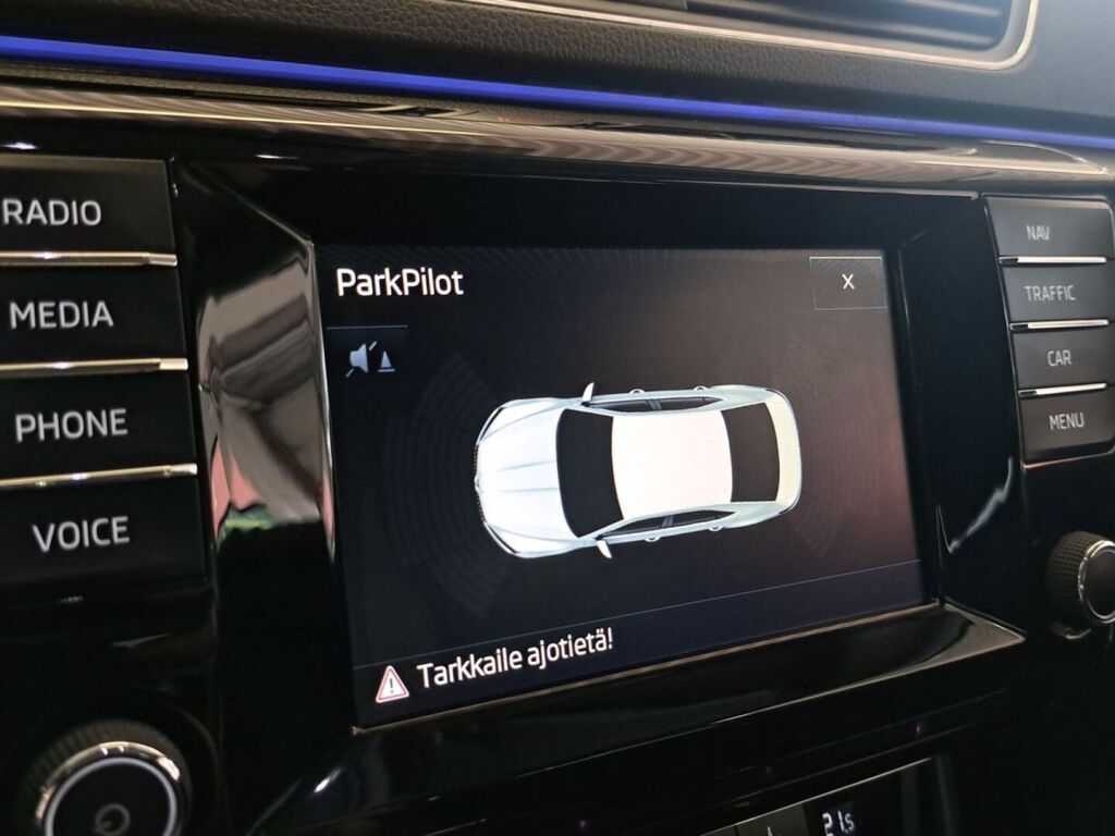 Skoda Superb 2016 Ruskea (beige)