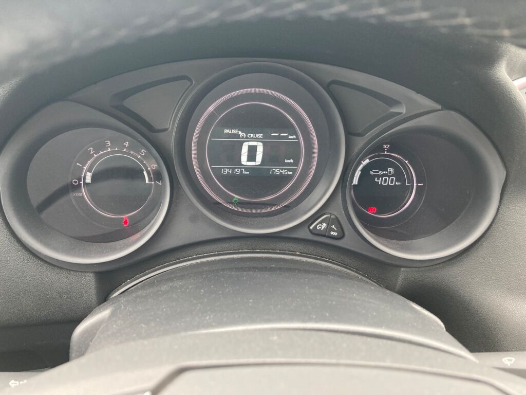 Citroen C4 2016 Metallinhohto Punainen