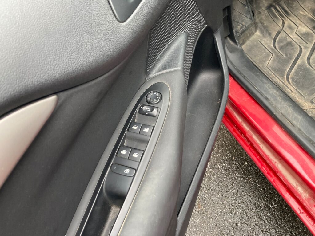 Citroen C4 2016 Metallinhohto Punainen
