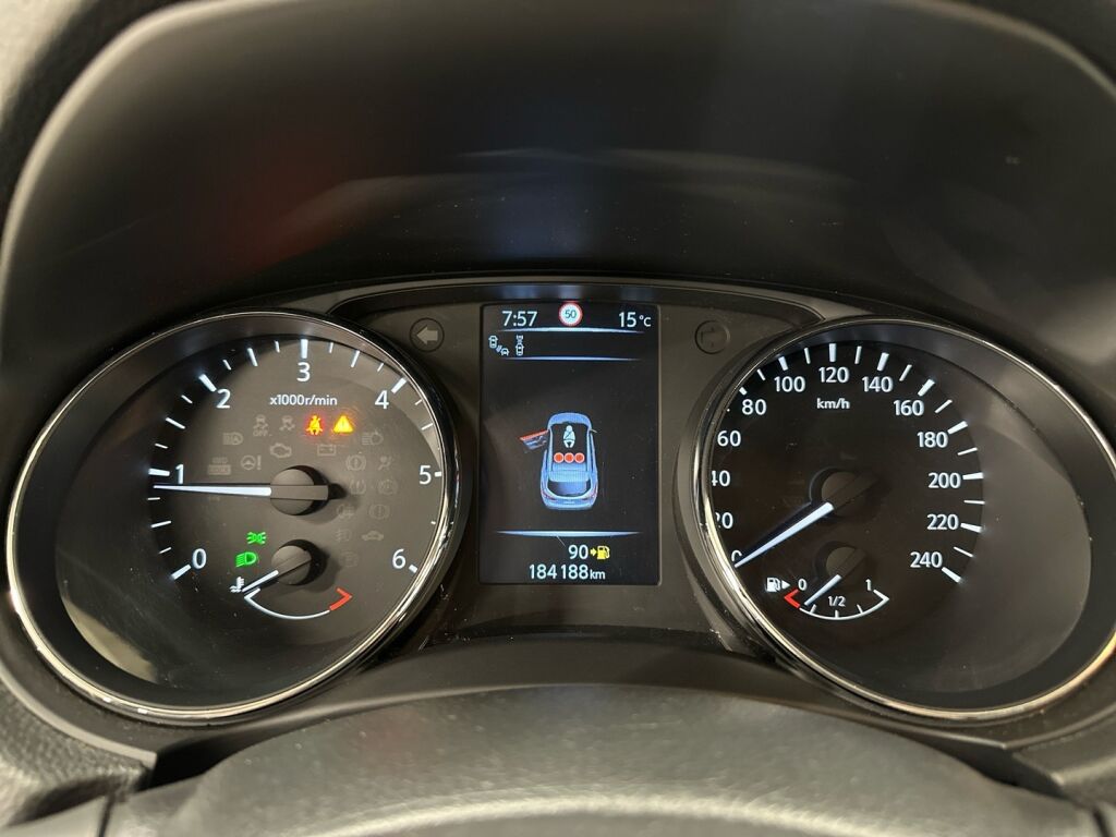 Nissan Qashqai 2016 Hopea