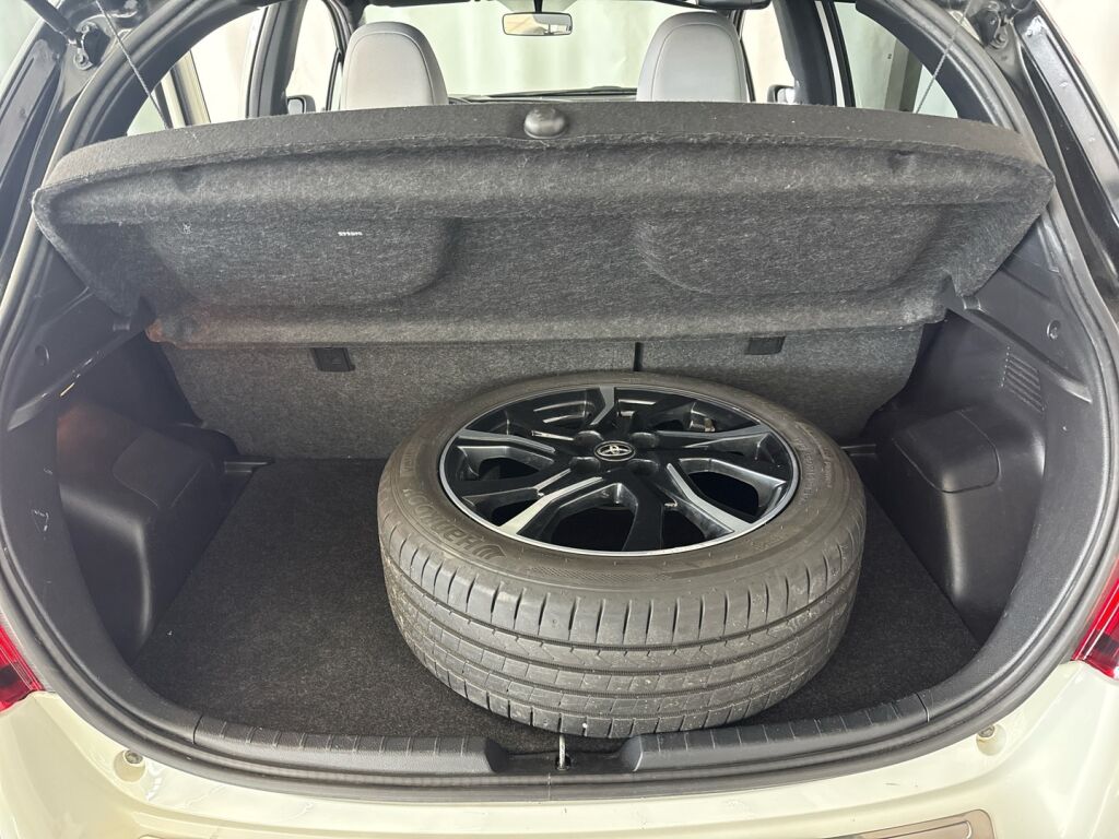 Toyota Yaris 2016 Valkoinen