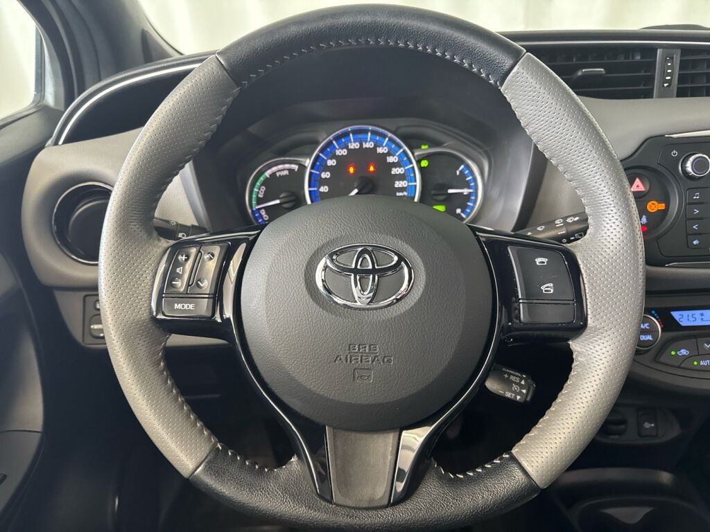 Toyota Yaris 2016 Valkoinen