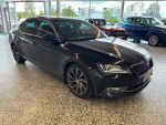 Skoda Superb 2016 Musta