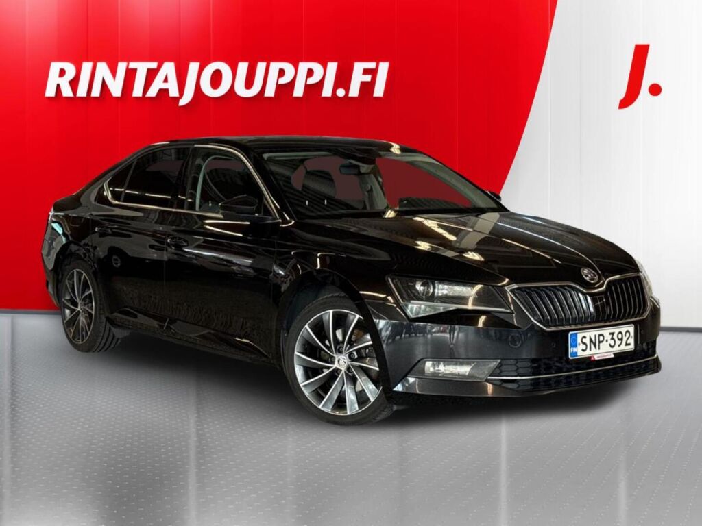 Skoda Superb 2016 Musta