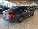 Skoda Superb 2016 Musta