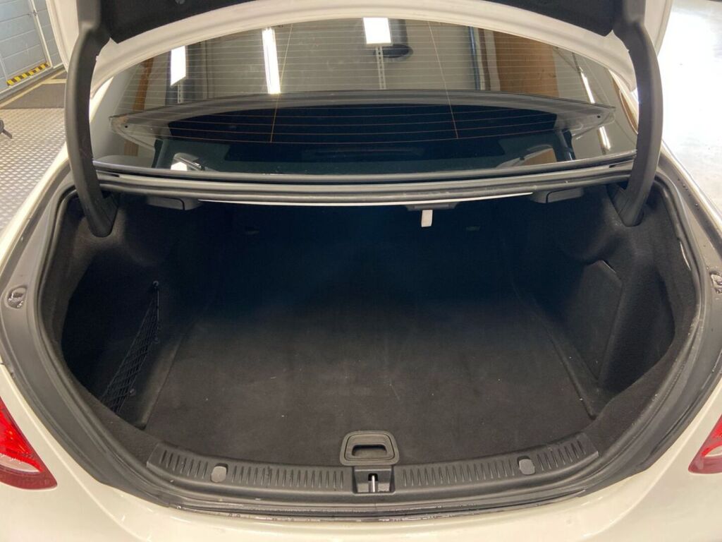 Mercedes-Benz E 2017 Valkoinen