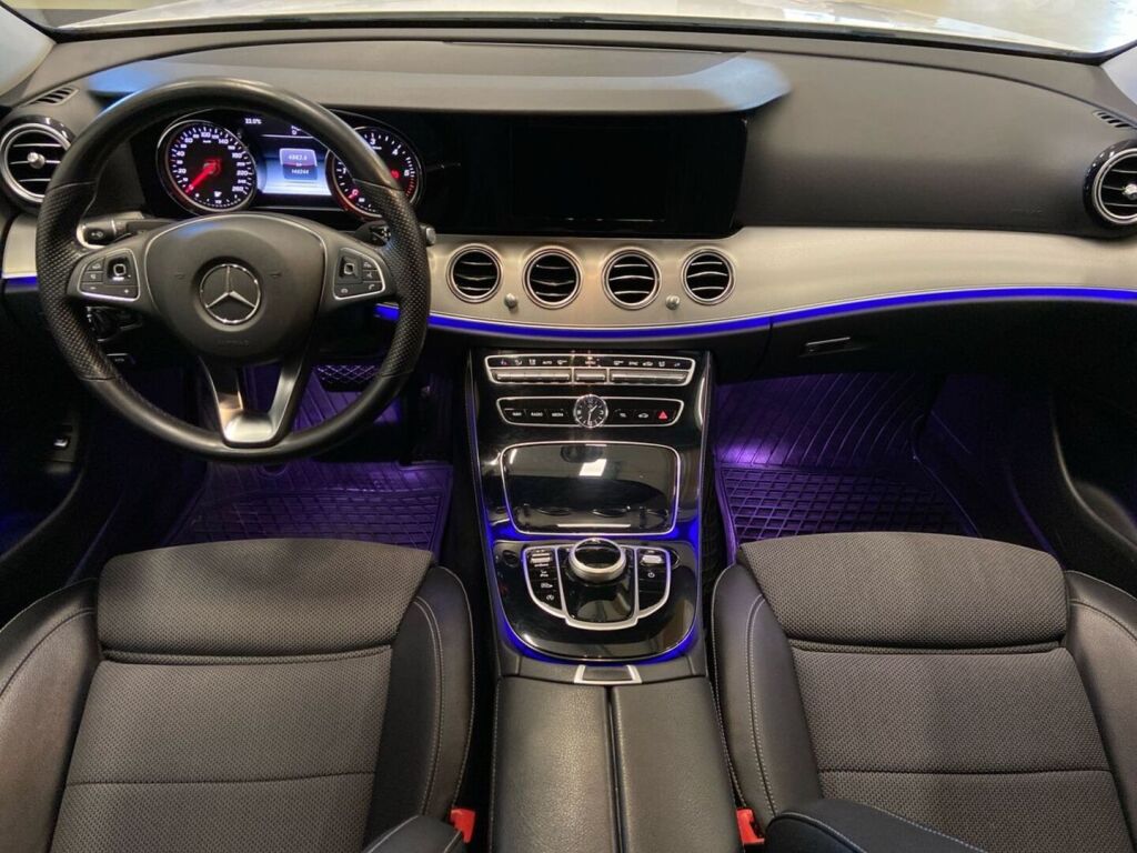 Mercedes-Benz E 2017 Valkoinen
