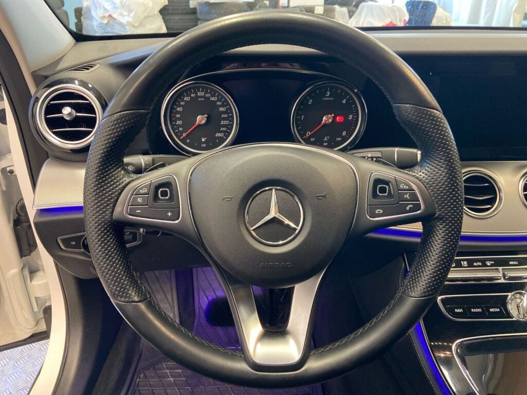 Mercedes-Benz E 2017 Valkoinen