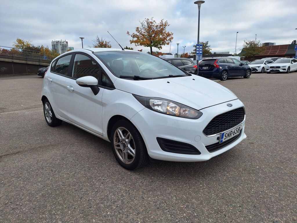Ford Fiesta 2016 Valkoinen
