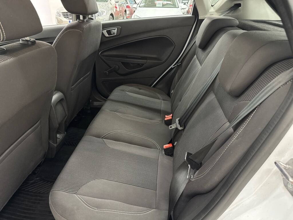 Ford Fiesta 2016 Valkoinen