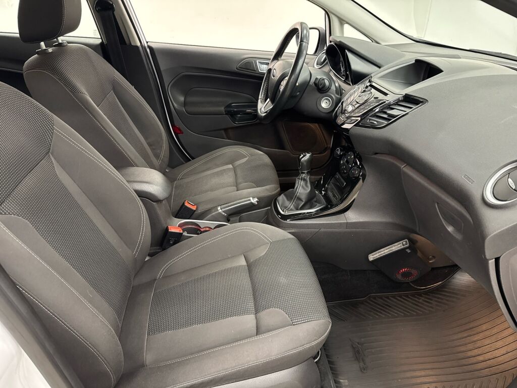 Ford Fiesta 2016 Valkoinen