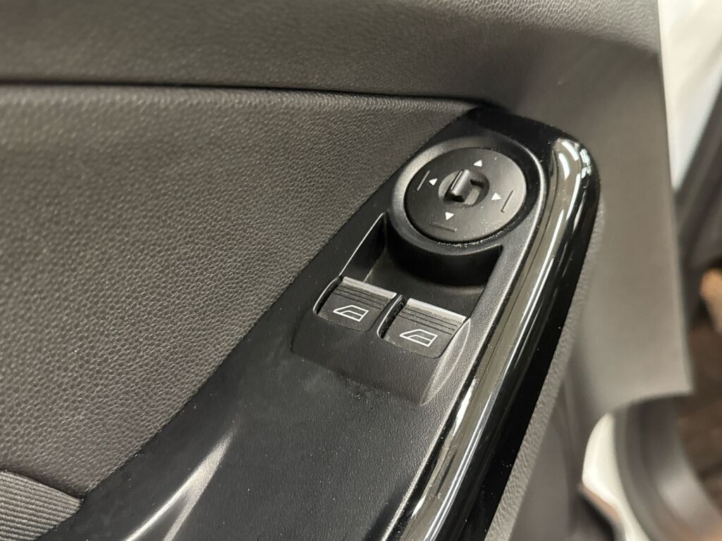 Ford Fiesta 2016 Valkoinen