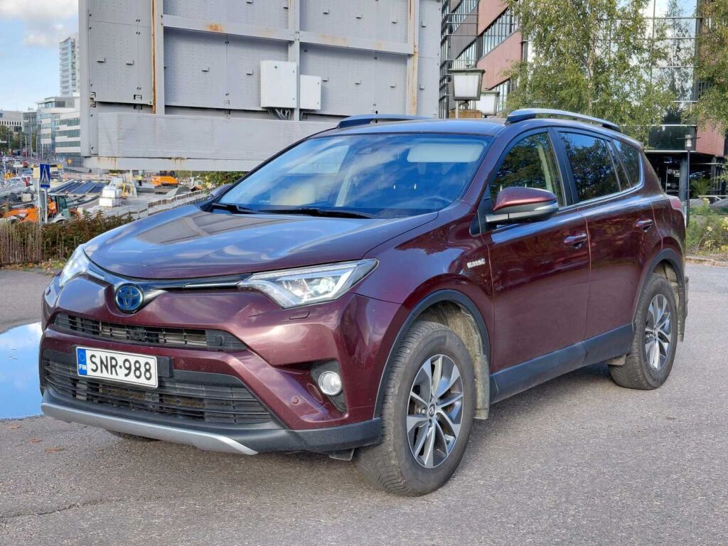 Toyota RAV4 2016 Punainen