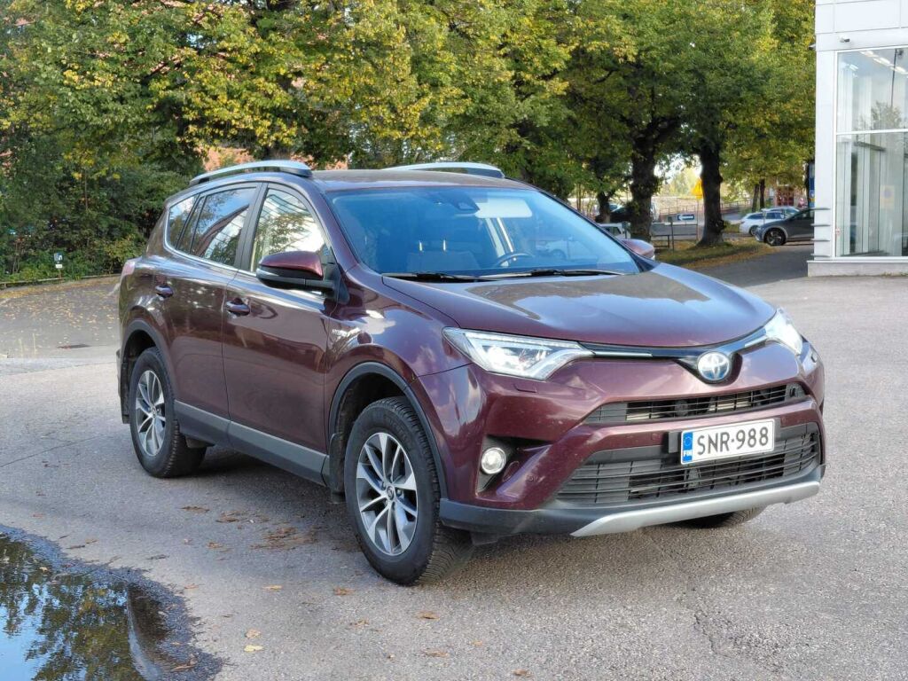 Toyota RAV4 2016 Punainen