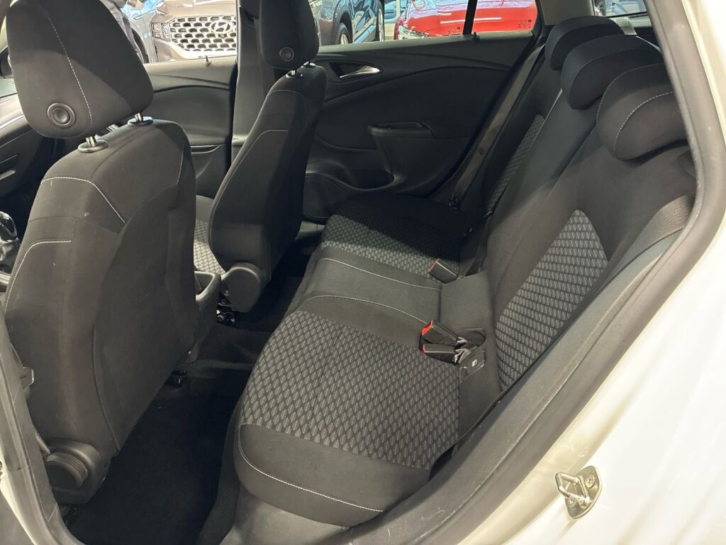 Opel Astra 2016 Valkoinen