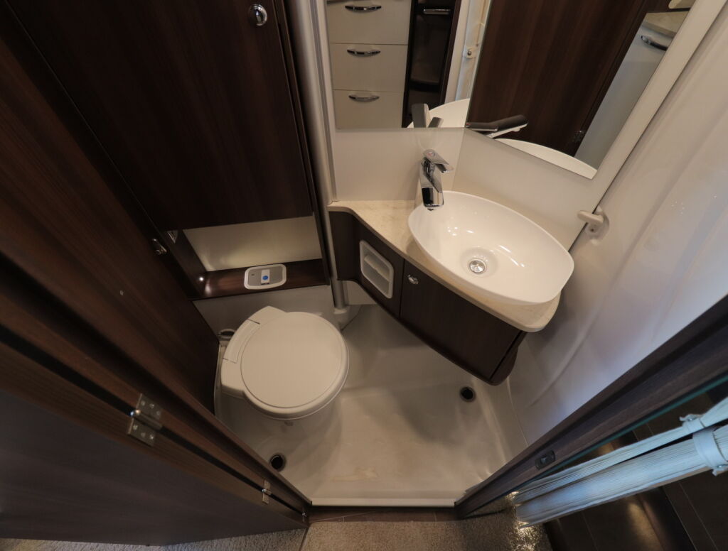 Bürstner NEXXO T 690 2016 Valkoinen