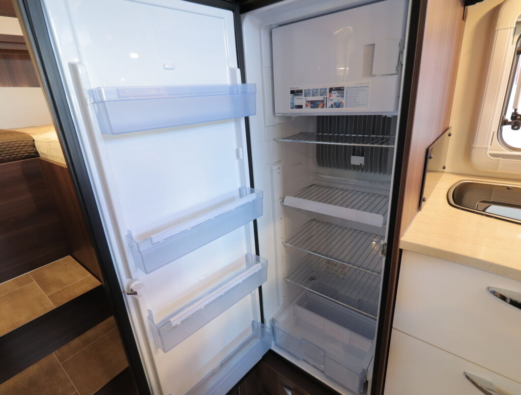 Bürstner NEXXO T 690 2016 Valkoinen