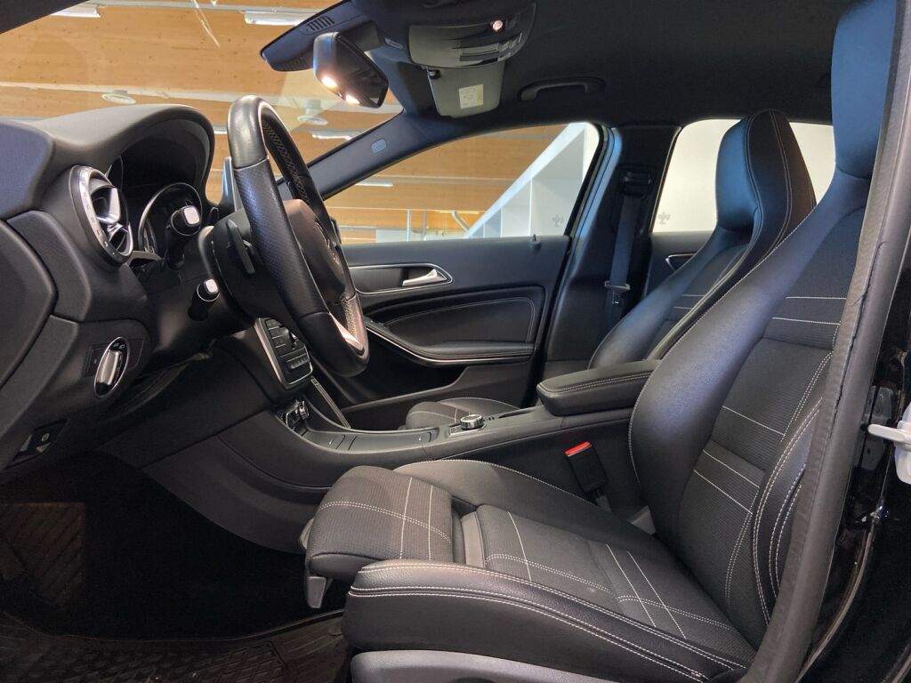 Mercedes-Benz GLA 2016 Musta