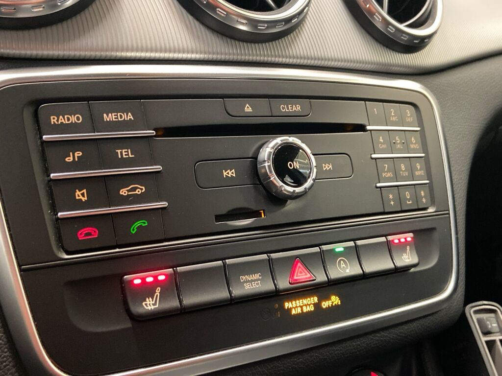 Mercedes-Benz GLA 2016 Musta