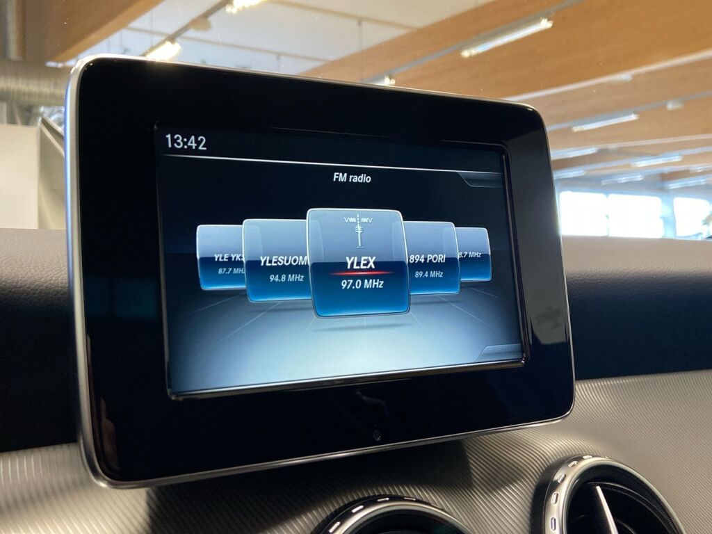 Mercedes-Benz GLA 2016 Musta