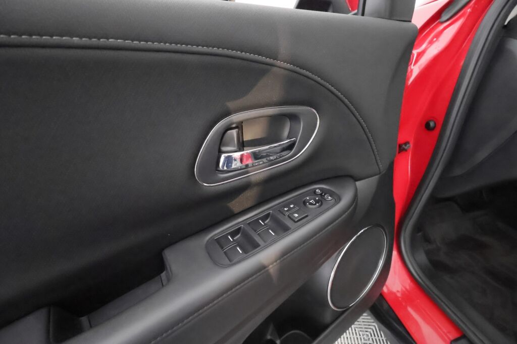 Honda HR-V 2016 Punainen