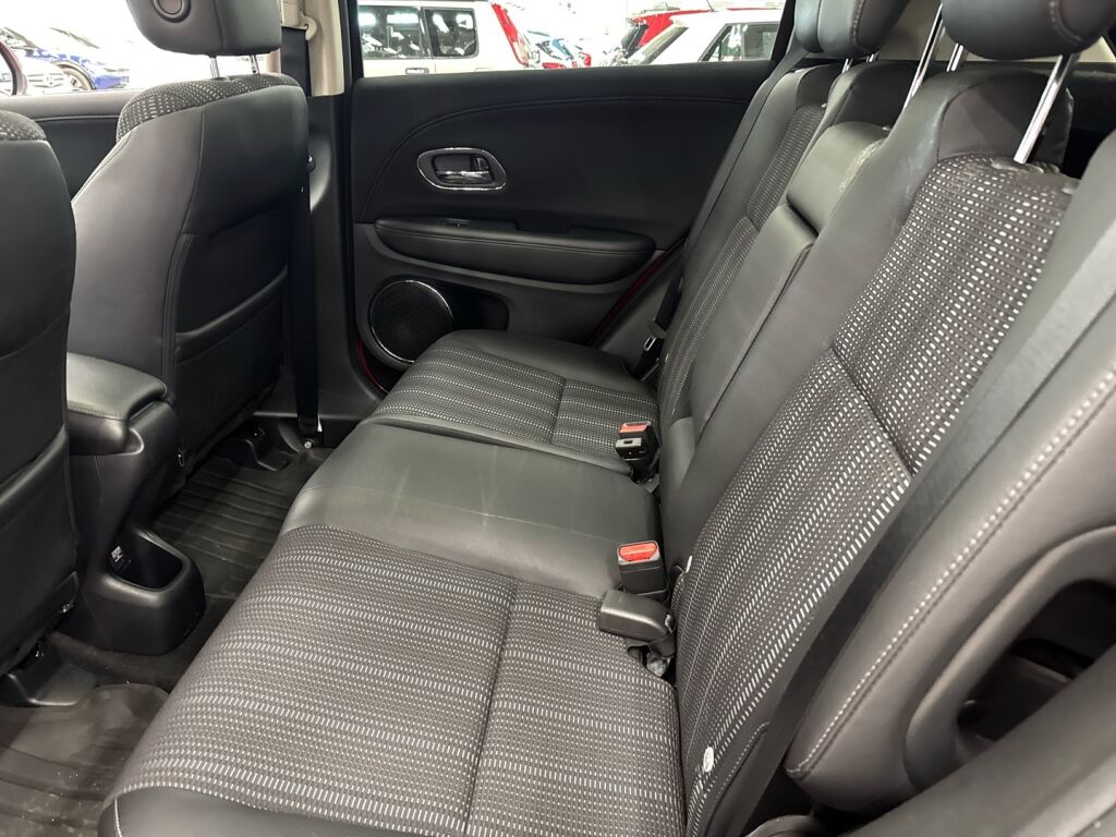 Honda HR-V 2016 Punainen