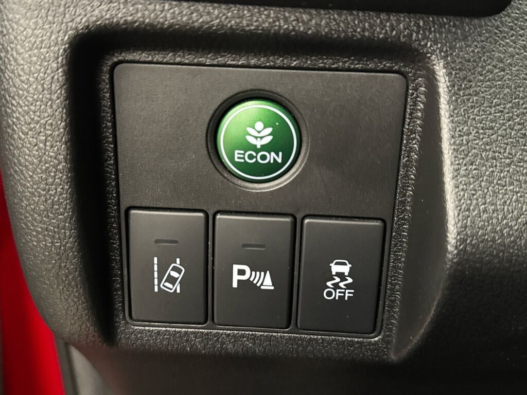 Honda HR-V 2016 Punainen