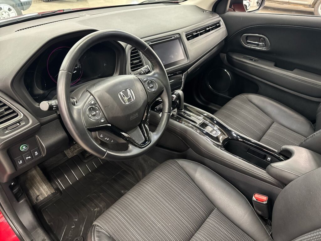 Honda HR-V 2016 Punainen