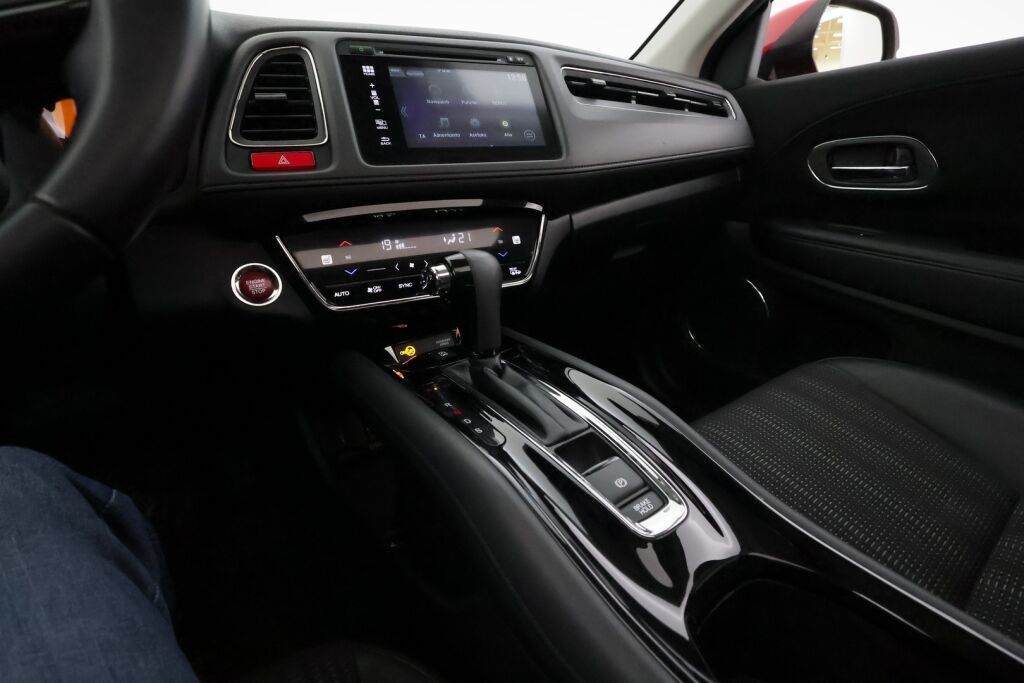 Honda HR-V 2016 Punainen