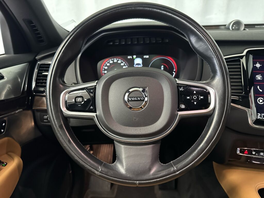 Volvo XC90 2016 Ruskea (beige)