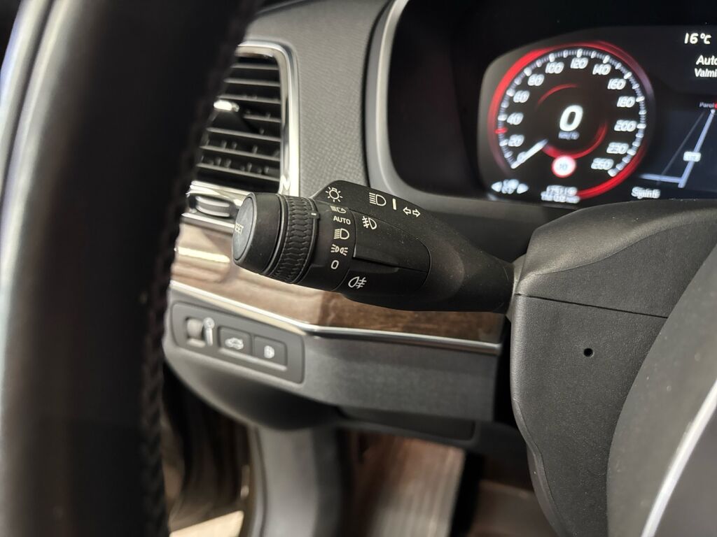 Volvo XC90 2016 Ruskea (beige)