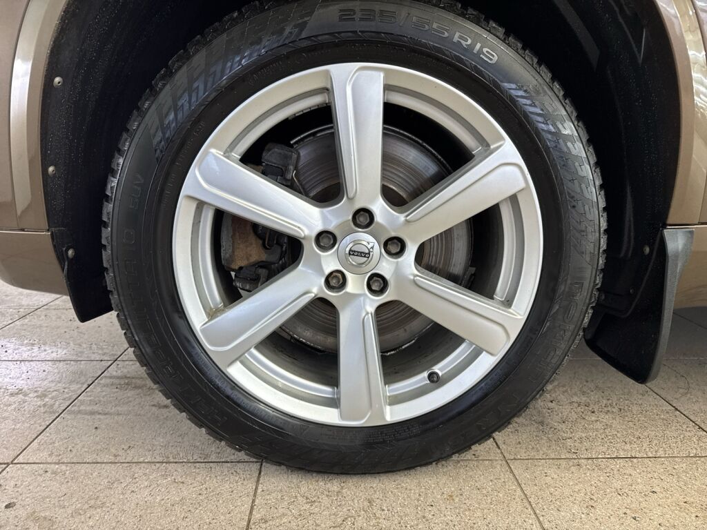 Volvo XC90 2016 Ruskea (beige)