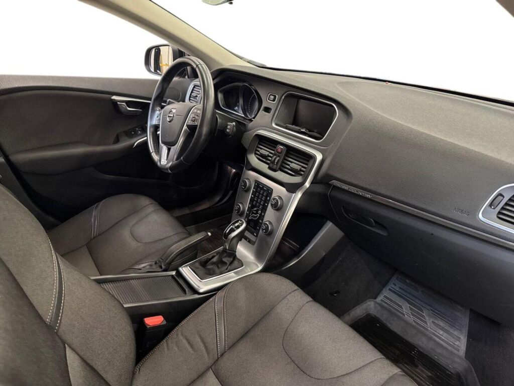Volvo V40 Cross Country 2016 Punainen